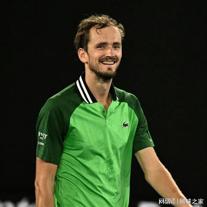 他严格遵循 他严格遵循